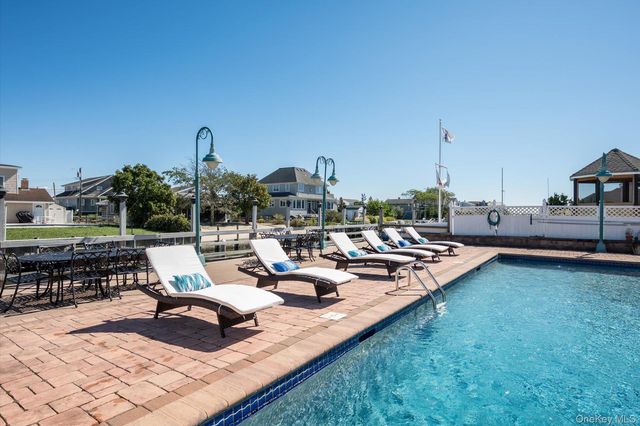 19 Marlin Road, East Quogue, NY 11942