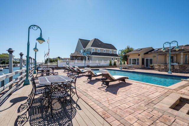 19 Marlin Road, East Quogue, NY 11942