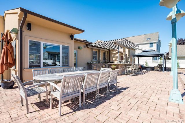 19 Marlin Road, East Quogue, NY 11942