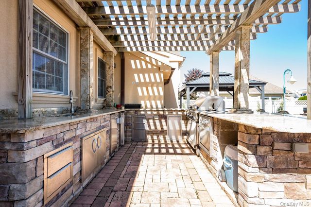 19 Marlin Road, East Quogue, NY 11942