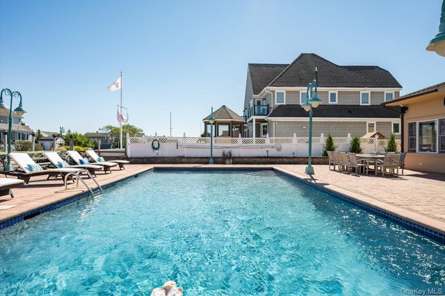 19 Marlin Road, East Quogue, NY 11942