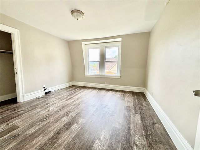 352 2nd St 3, Pitcairn, PA 15140