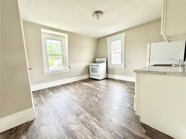 352 2nd St 3, Pitcairn, PA 15140