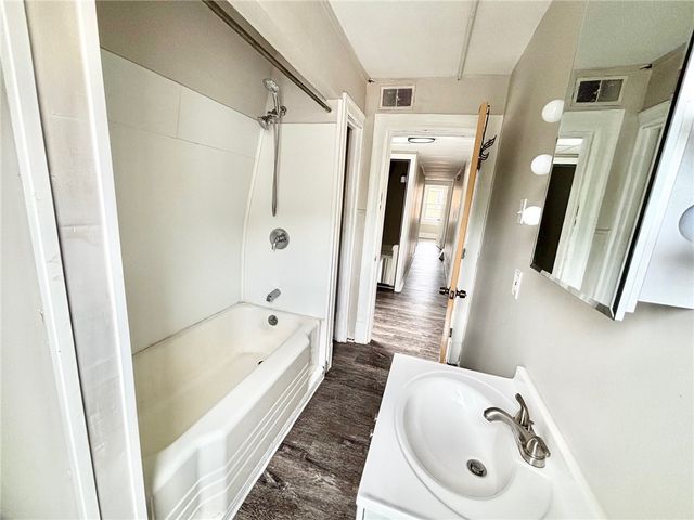 352 2nd St 3, Pitcairn, PA 15140