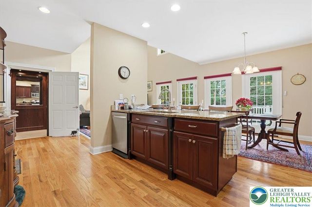 942 Greenhouse Drive 5B, Bethlehem City, PA 18017