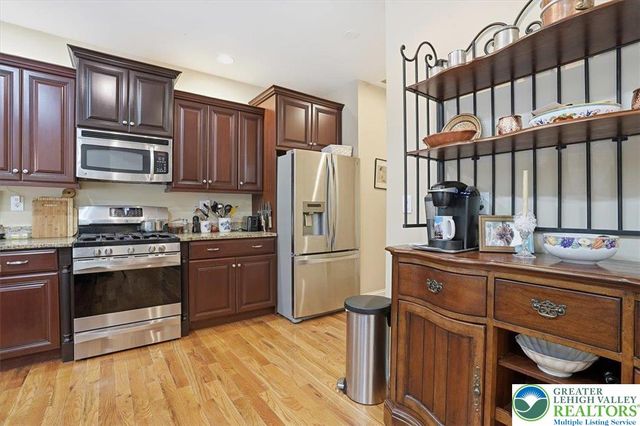 942 Greenhouse Drive 5B, Bethlehem City, PA 18017