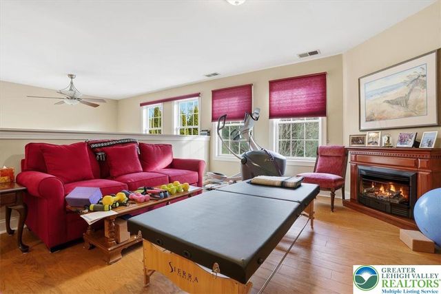 942 Greenhouse Drive 5B, Bethlehem City, PA 18017