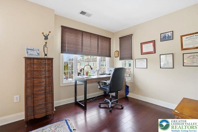 942 Greenhouse Drive 5B, Bethlehem City, PA 18017