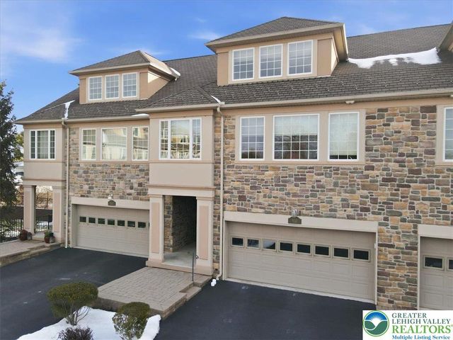 942 Greenhouse Drive 5B, Bethlehem City, PA 18017