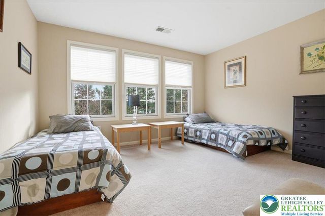 942 Greenhouse Drive 5B, Bethlehem City, PA 18017