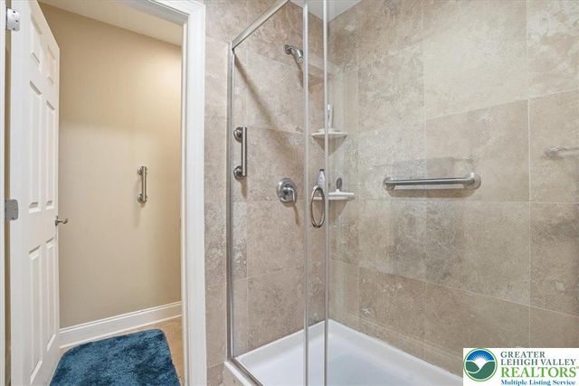 942 Greenhouse Drive 5B, Bethlehem City, PA 18017