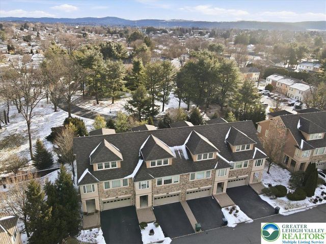 942 Greenhouse Drive 5B, Bethlehem City, PA 18017