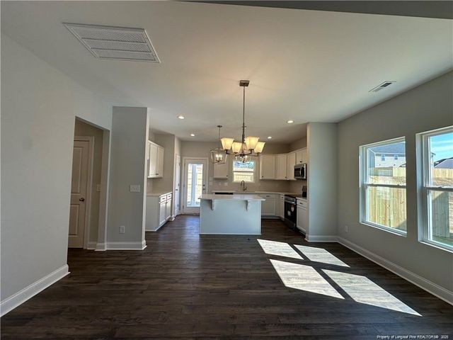563 Southerland Peak Drive, Raeford, NC 28376