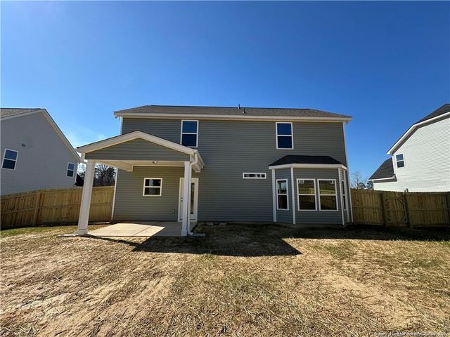 563 Southerland Peak Drive, Raeford, NC 28376