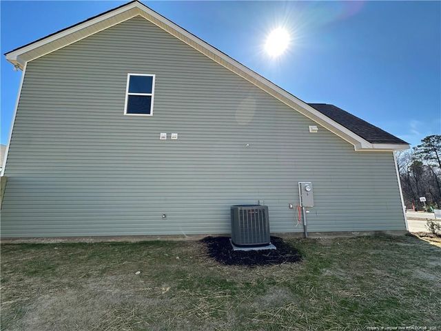 563 Southerland Peak Drive, Raeford, NC 28376