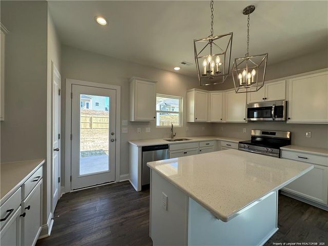 563 Southerland Peak Drive, Raeford, NC 28376