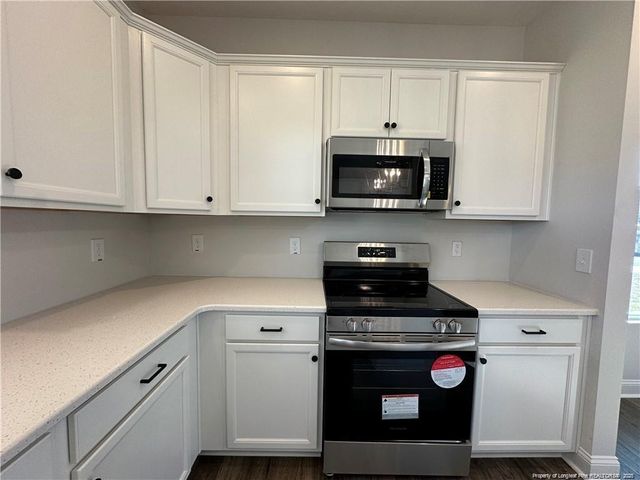 563 Southerland Peak Drive, Raeford, NC 28376