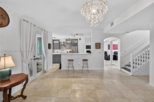 8204 SW 171st St, Palmetto Bay, FL 33157