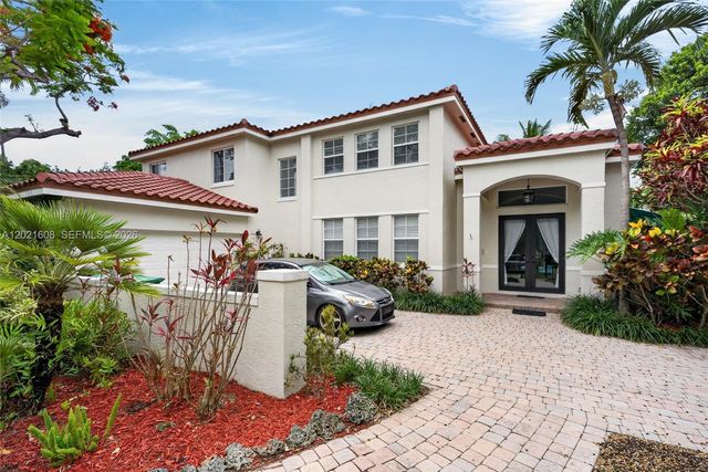 8204 SW 171st St, Palmetto Bay, FL 33157