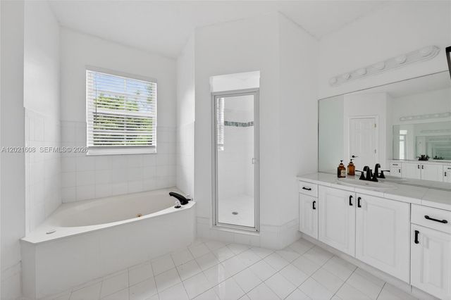 8204 SW 171st St, Palmetto Bay, FL 33157