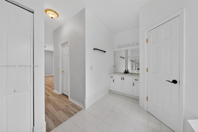 8204 SW 171st St, Palmetto Bay, FL 33157