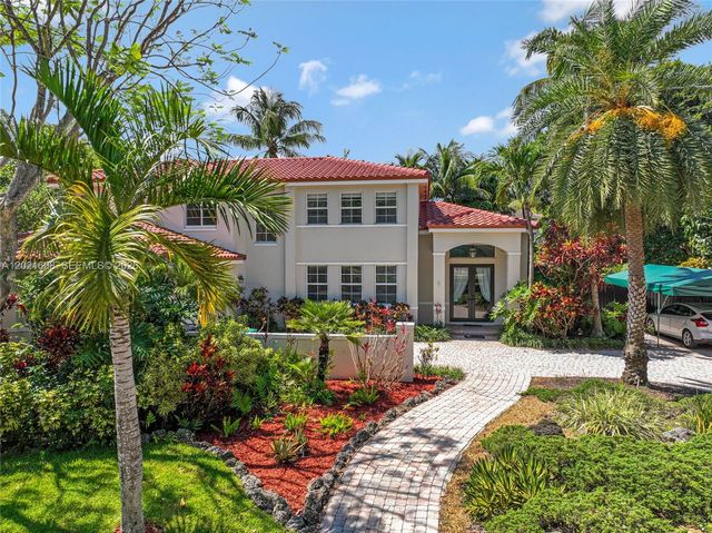8204 SW 171st St, Palmetto Bay, FL 33157