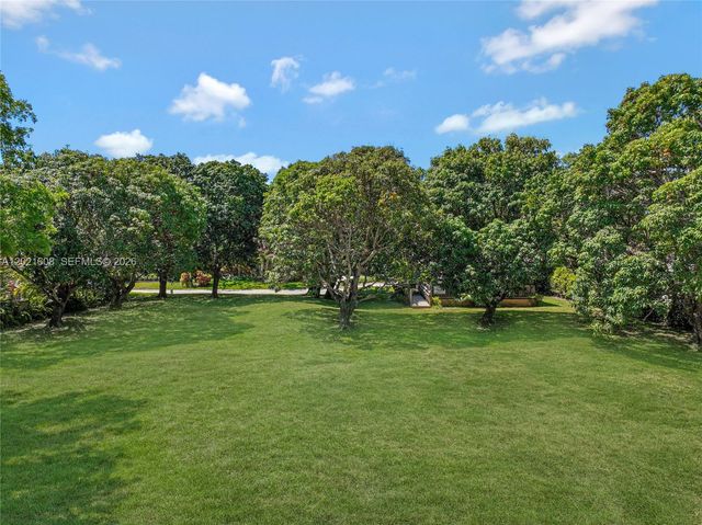 8204 SW 171st St, Palmetto Bay, FL 33157