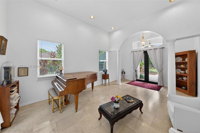 8204 SW 171st St, Palmetto Bay, FL 33157