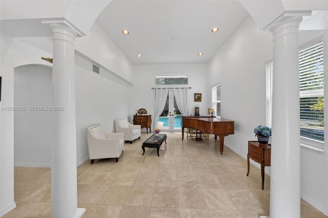 8204 SW 171st St, Palmetto Bay, FL 33157