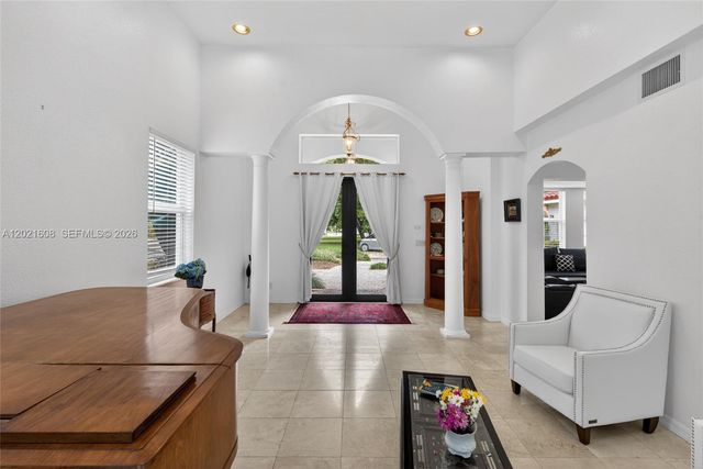 8204 SW 171st St, Palmetto Bay, FL 33157