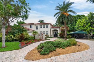 8204 SW 171st St, Palmetto Bay, FL 33157