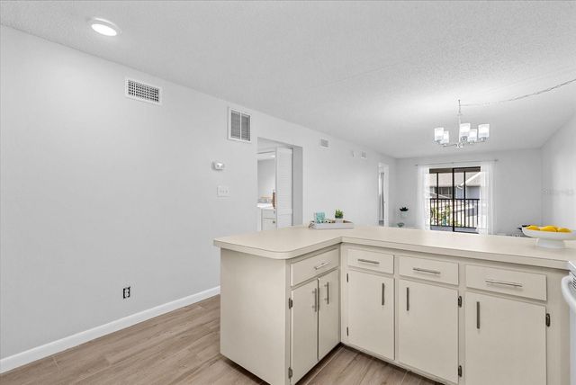 6033 34TH STREET W 28, Bradenton, FL 34210
