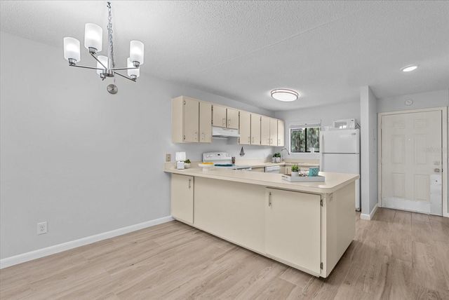 6033 34TH STREET W 28, Bradenton, FL 34210