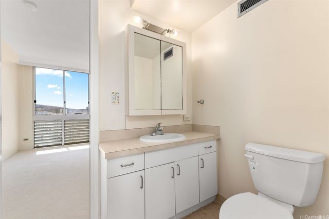 780 Amana Street 1701, Honolulu, HI 96814