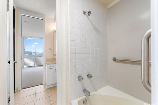 780 Amana Street 1701, Honolulu, HI 96814