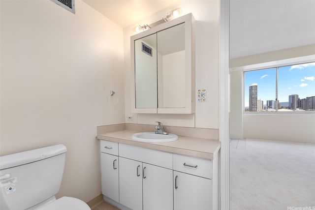 780 Amana Street 1701, Honolulu, HI 96814