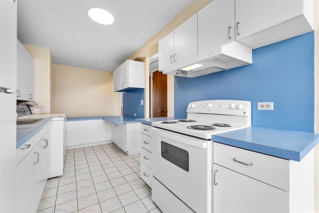 780 Amana Street 1701, Honolulu, HI 96814