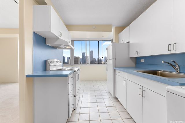 780 Amana Street 1701, Honolulu, HI 96814