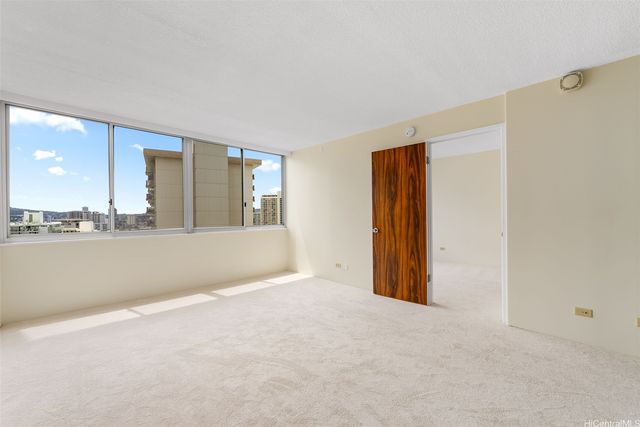 780 Amana Street 1701, Honolulu, HI 96814