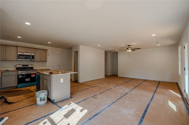 426 N Palmetto Street, Liberty, SC 29657