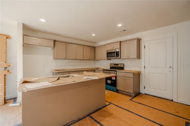 426 N Palmetto Street, Liberty, SC 29657