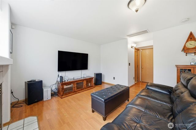 15715 44th Avenue Ct E, Tacoma, WA 98446