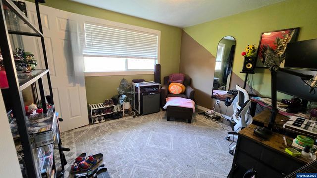 4765 Swegle Rd NE, Salem, OR 97301