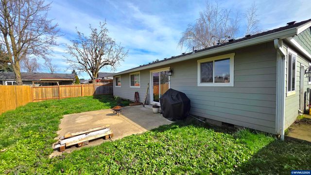 4765 Swegle Rd NE, Salem, OR 97301