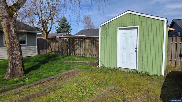 4765 Swegle Rd NE, Salem, OR 97301