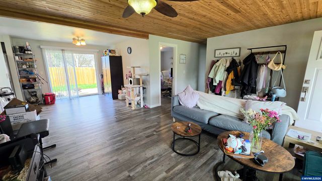 4765 Swegle Rd NE, Salem, OR 97301