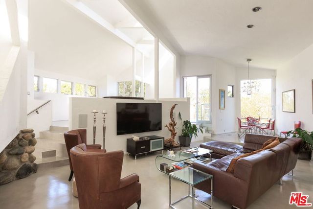 14622 Valley Vista Boulevard, Sherman Oaks, CA 91403