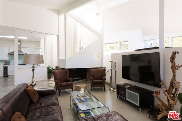 14622 Valley Vista Boulevard, Sherman Oaks, CA 91403