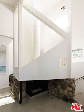 14622 Valley Vista Boulevard, Sherman Oaks, CA 91403