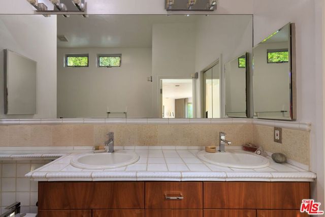 14622 Valley Vista Boulevard, Sherman Oaks, CA 91403